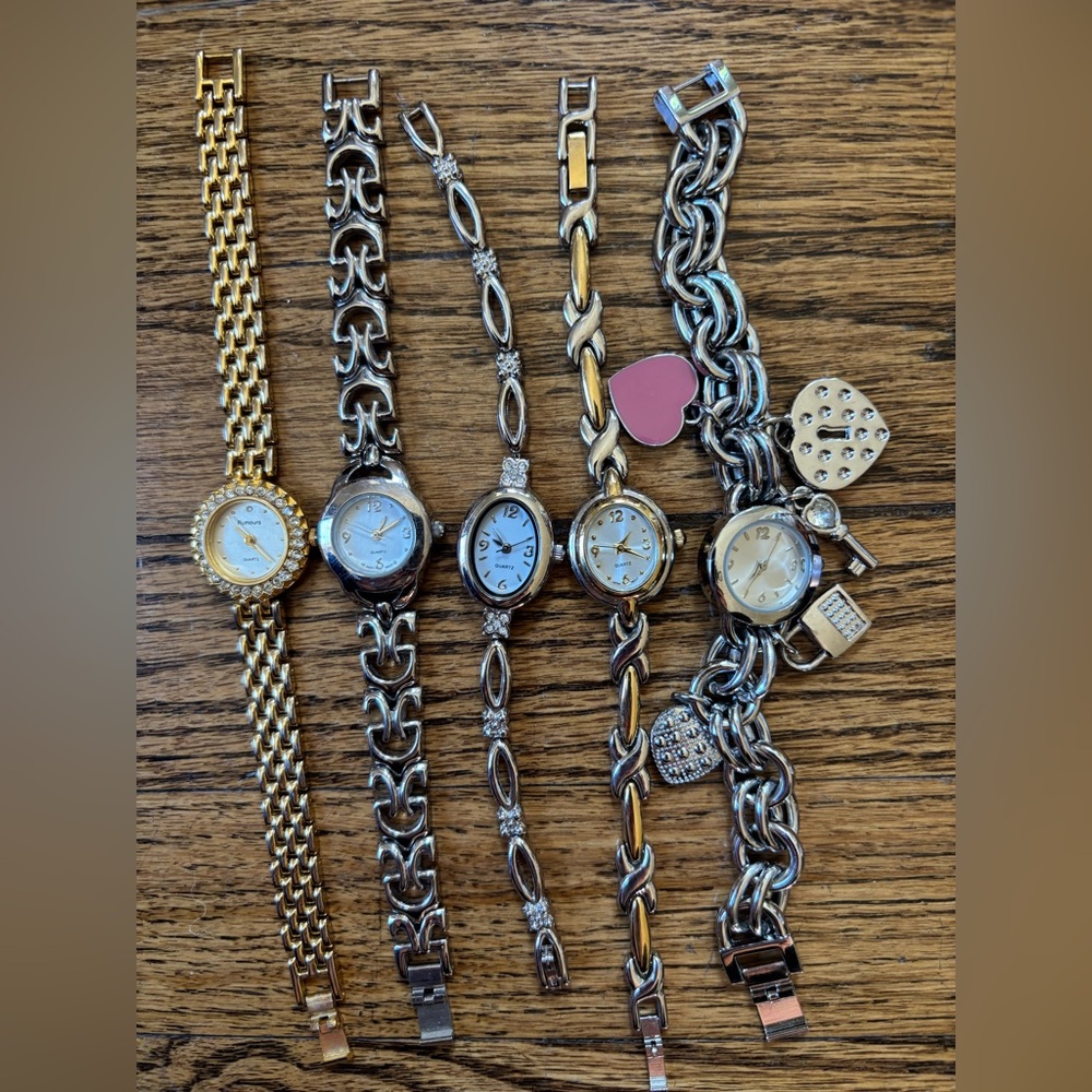 Stainless steel & mix metal bundle 5 bracelet watch’s gently used, needs battery